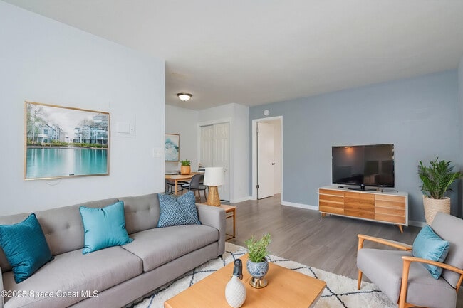 Photo - 115 Seminole Ave W Unidad 106