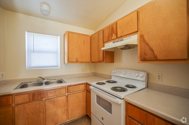 2BD, 1BA - 850SF - Kitchen