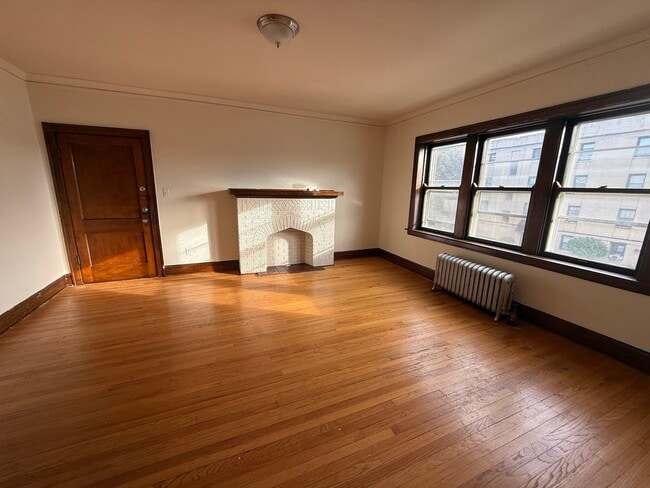 Photo - 1942 S Grove Ave Unit 2S