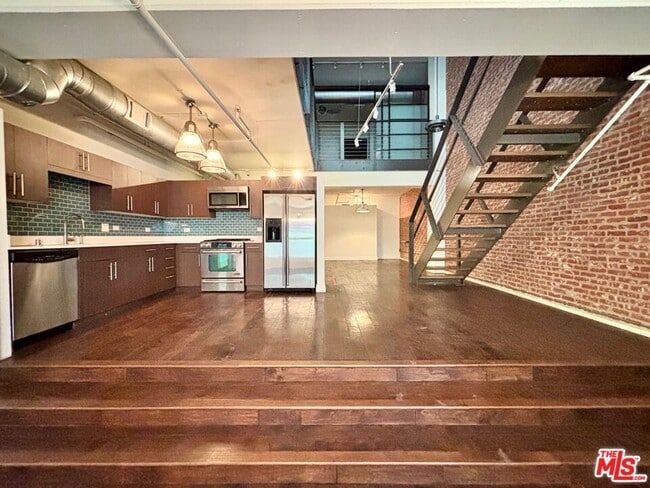 Photo - 510 S Hewitt St Unidad 102