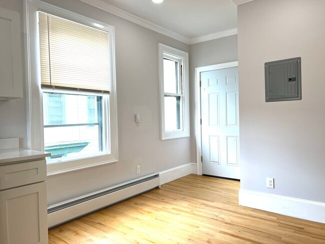 372 Broadway Unit 4