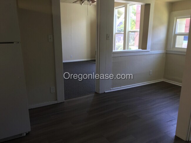 Photo - 4 bedroom home near campus available 8.14.2026 Unit #1