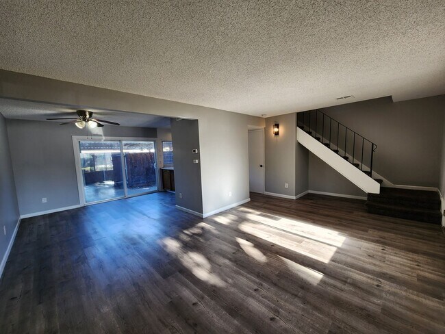 Move In Special - 1/2 First Month's Rent! - Move In Special - 1/2 First Month's Rent! Condo