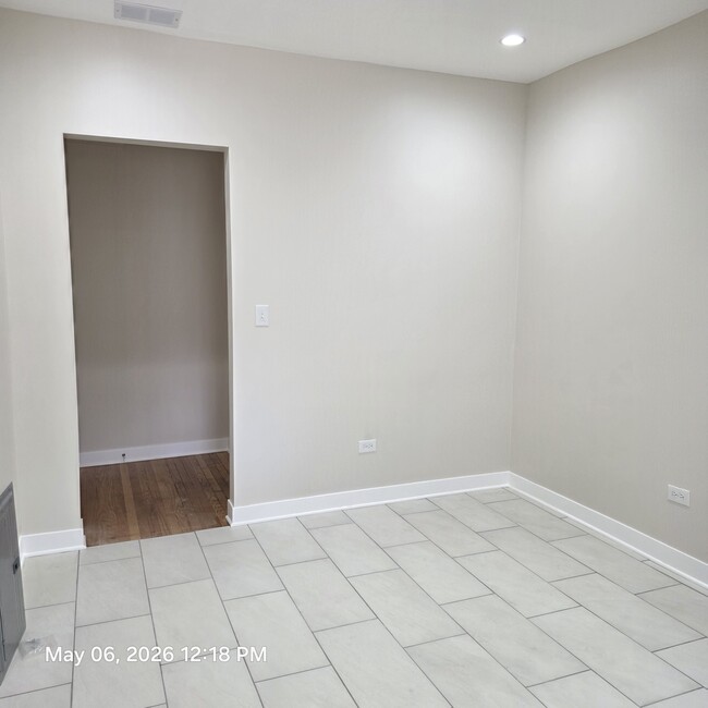 Photo - 2637 W Winona St Unit 1