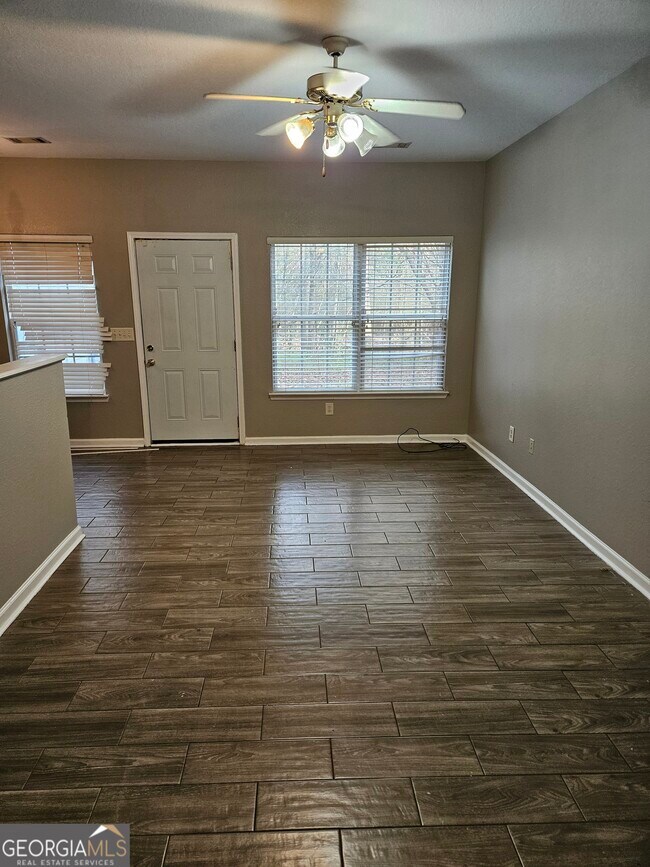 Photo - 180 Brookview Dr