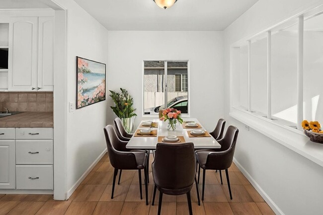 Photo - Emerson St Unidad 3136