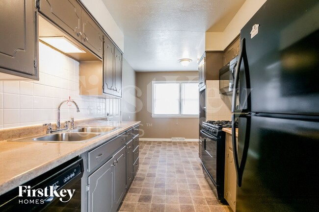 Photo - 804 NW Hearnes Ave