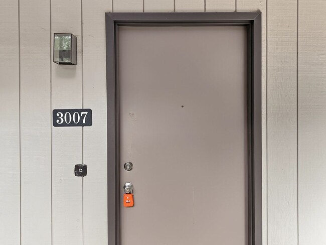 Photo - 3007 Huntleigh Dr