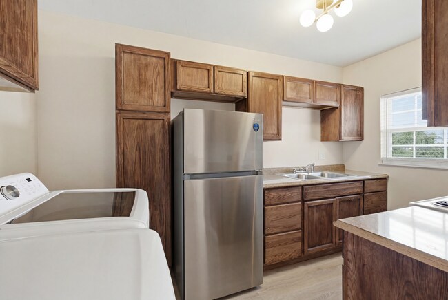 Photo - 4705 Shadylane Dr Unidad D