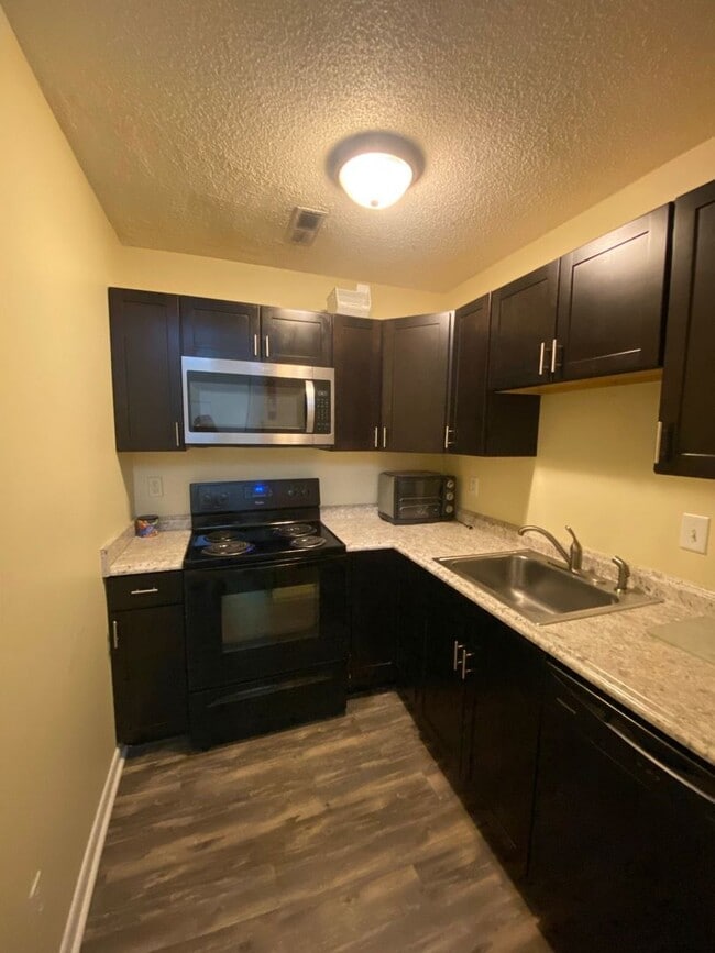 Photo - 1324 Bradley Dr