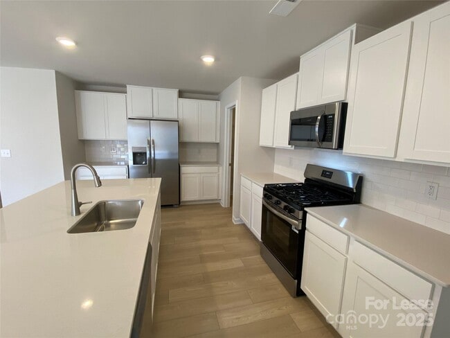 Photo - 123 Rock Ave