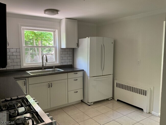 Photo - 470 Macopin Rd