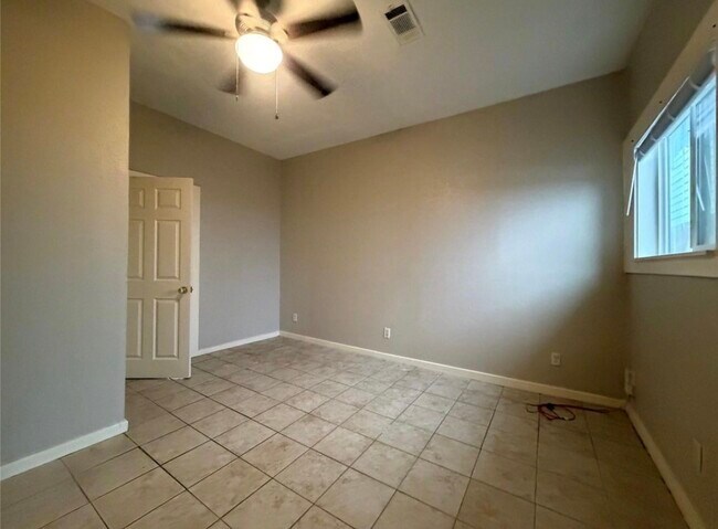 Photo - 3403 Yupon St Unit 2
