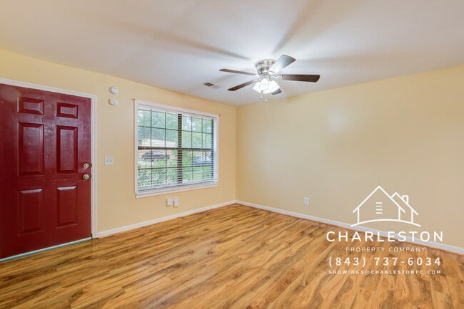 Photo - 106 Carriage Ct