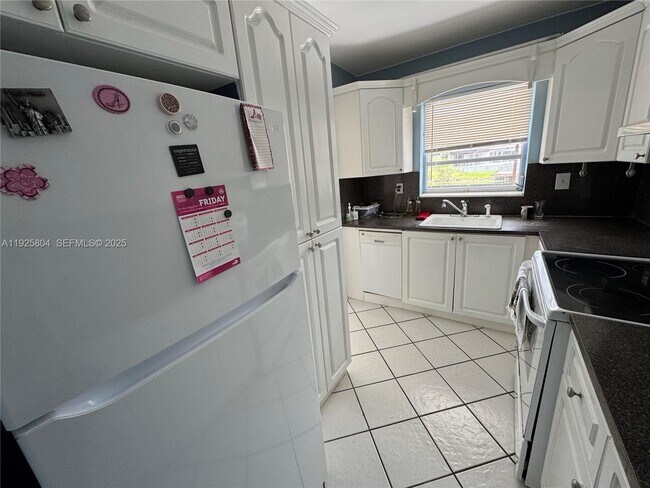 Photo - 13846 Kendale Lakes Dr