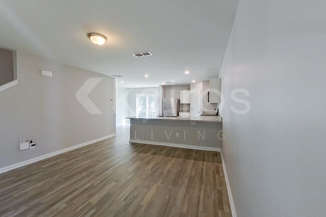 Photo - 111 Lochwolde Dr