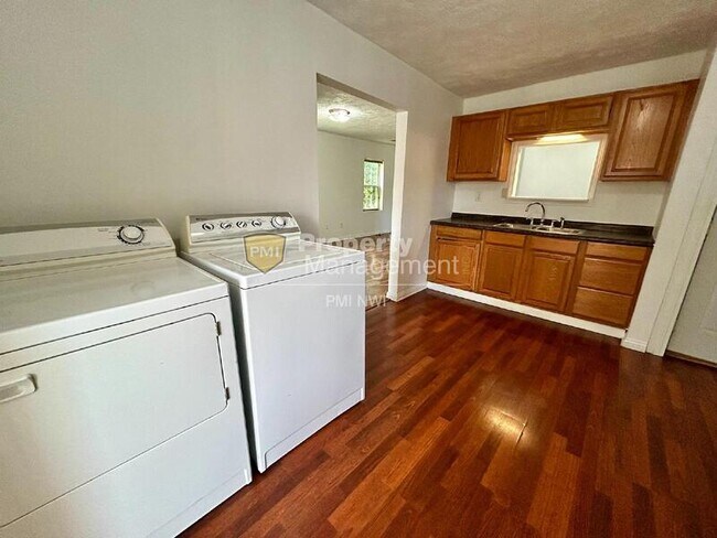 Photo - 1108 Maple Ave Unit