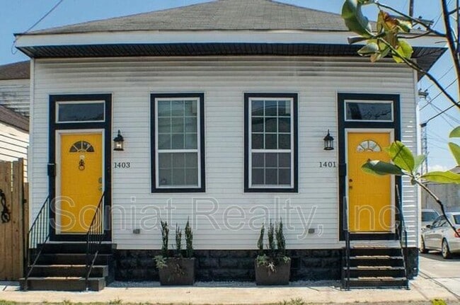 Photo - 1403 Port St