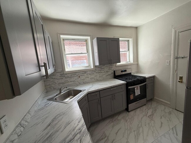 Building Photo - 867 E 231st St Unit 1R Rental