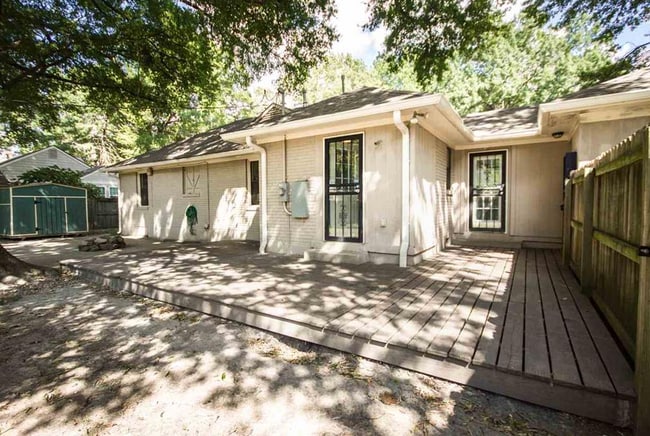 Photo - GORGEOUS SPACIOUS CORNER LOT HOME FOR RENT