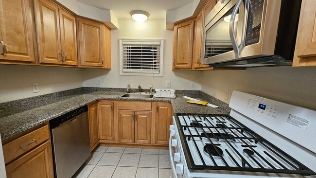 Photo - 667 Indian Church Rd Unidad APT 3