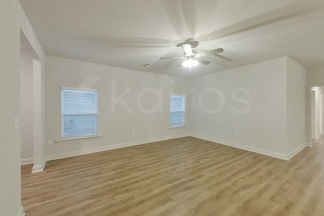 Photo - 8034 Elliot Rd