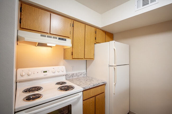 Gala - Kitchen - Alpine Lake Apartments