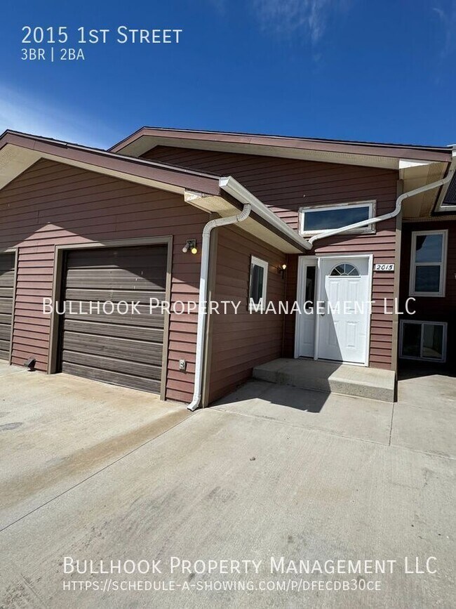 Photo - 2015 1st St Townhome