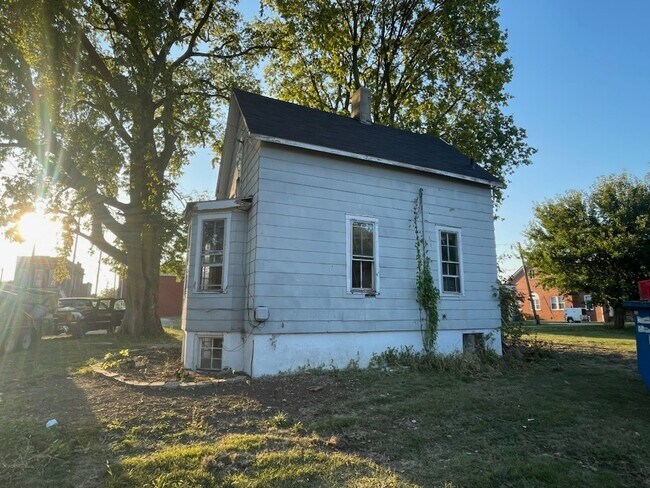 Photo - 7 E Owen St