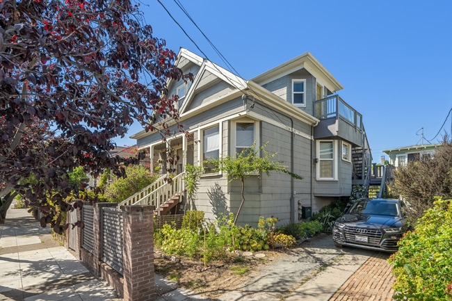 Building Photo - 720 44th St Unit 722 44th St., #3 Rental