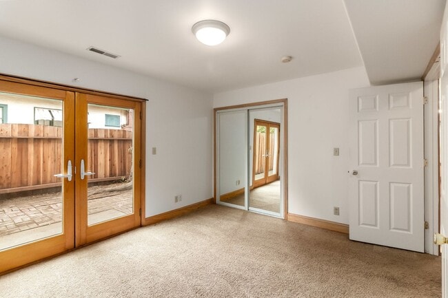 Photo - 2037 Clinton Ave Unidad 2037 Clinton Ave #B - LU