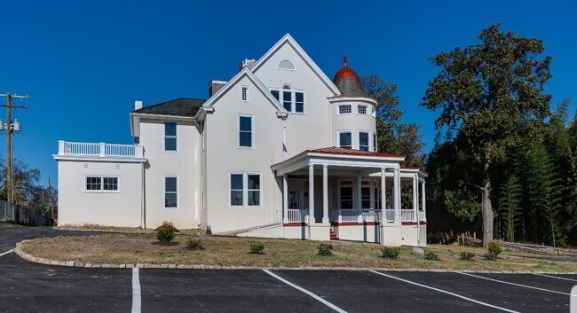 Photo - 2112 Monteiro Ave Apartment Unit 302