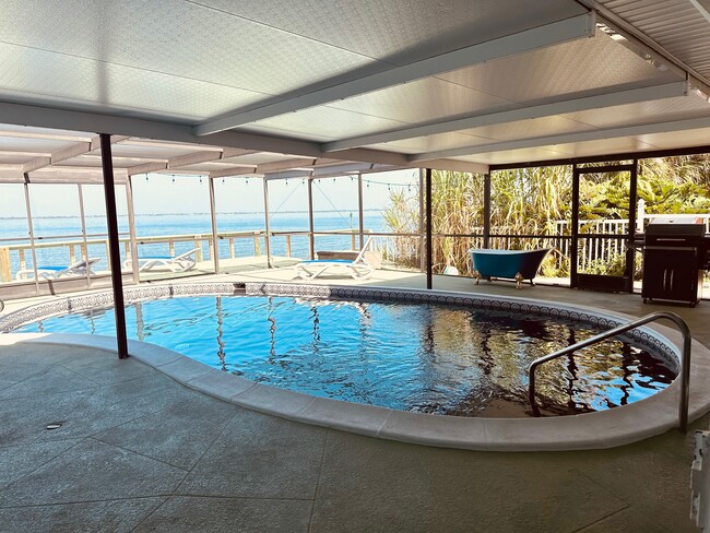 Photo - 498 Brightwaters Dr