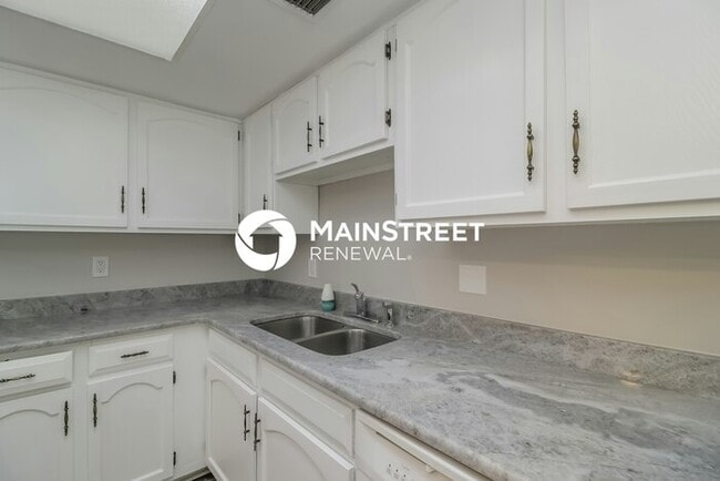 Photo - 4 Bedroom Pet-Friendly Home in Orlando, FL with Main Street Renewal