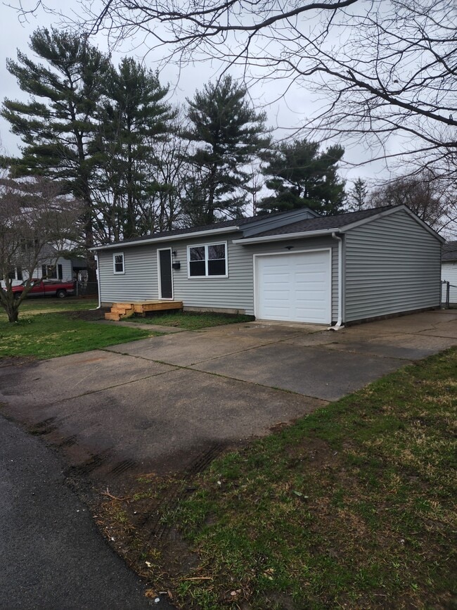 Photo - 1200 Hollar Ln House