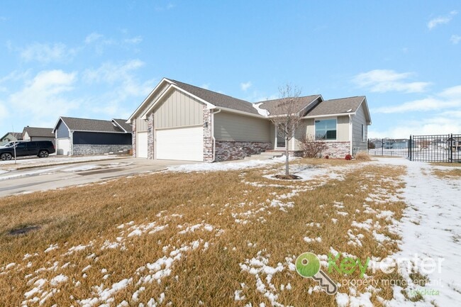 Photo - Newly Built 3 Bedroom Beauty: Lawn care and trash included!