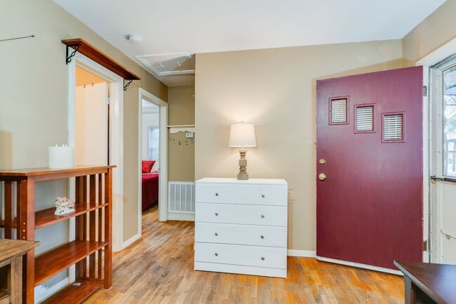 Photo - Cozy 2 Bed/1 Bath House, Park Like Setting, Pet Friendly, Fenced Yard