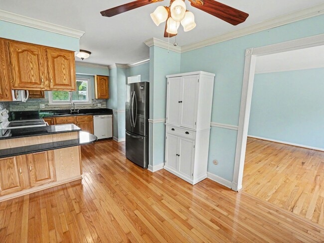 Photo - Beautifully maintained, move in ready 3 bed, 1.5 bath single family home