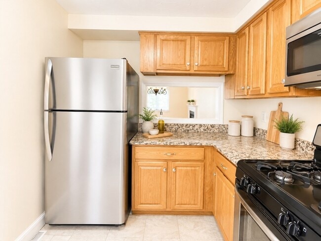 Photo - 4 Alcott Cir Unit 4