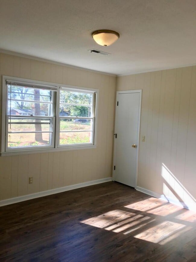 Photo - N Kerr Avenue - Duplex home - Move In Ready!!!