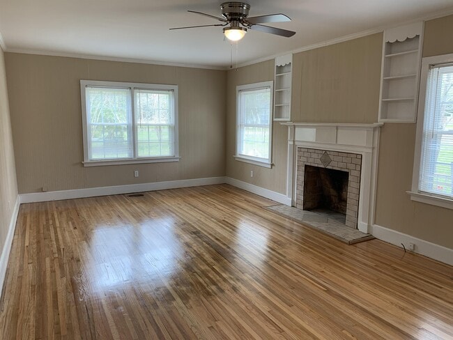 Photo - 5421 Pine St