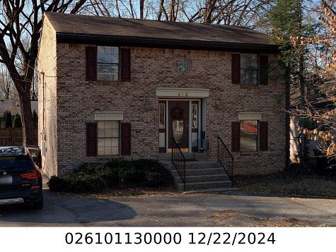 Photo - 418 Lyndon Ln