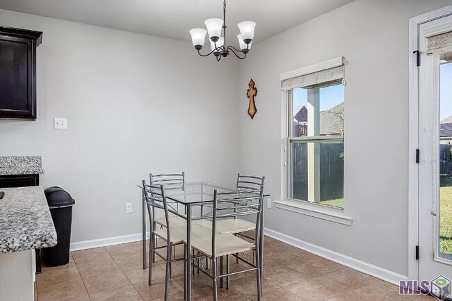 42384 Tigers Eye Stone Ave
