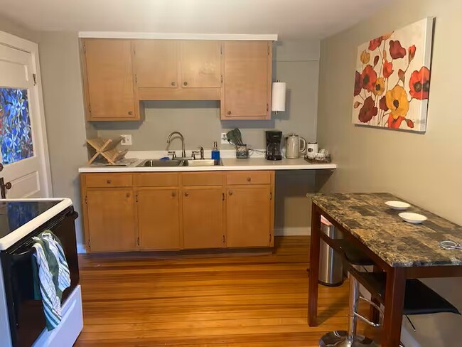 Photo - 36 Walnut St Unit Furnished 1 Bedroom