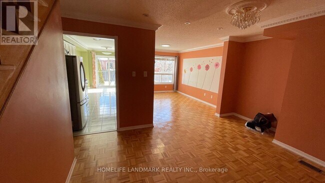 Photo - 21 Monaco Ct