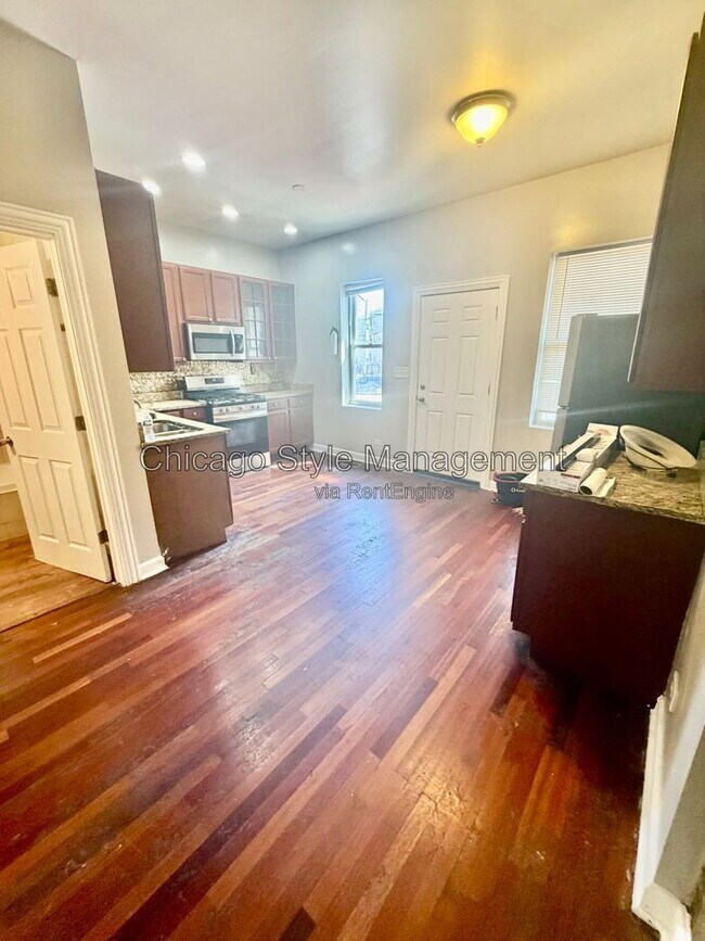 Photo - 5739 S Calumet Ave Unit Apartment 1n