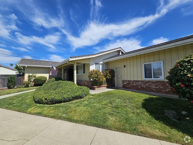 Building Photo - 1604 Trollman Ave Rental