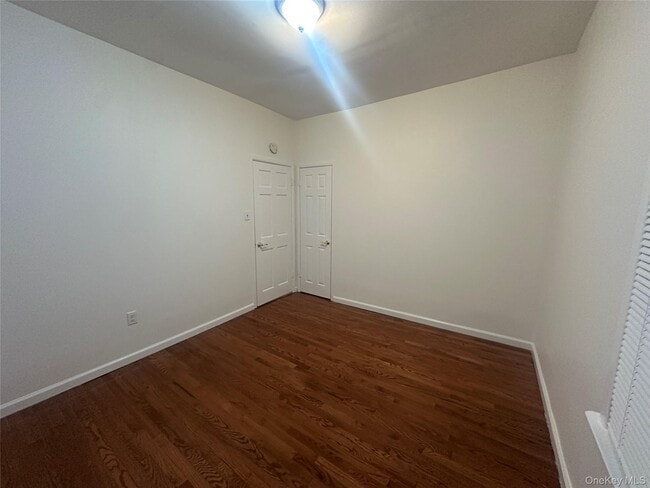 Photo - 32-27 42nd St