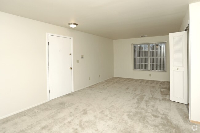 Photo - Chesterfield Manor