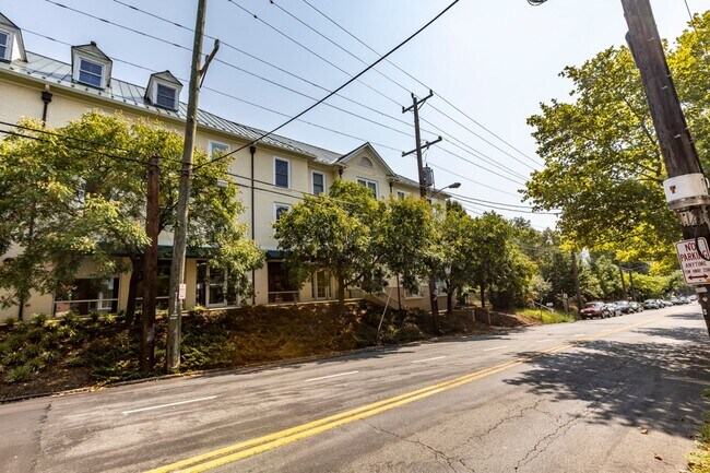 Photo - 1001 E Market St